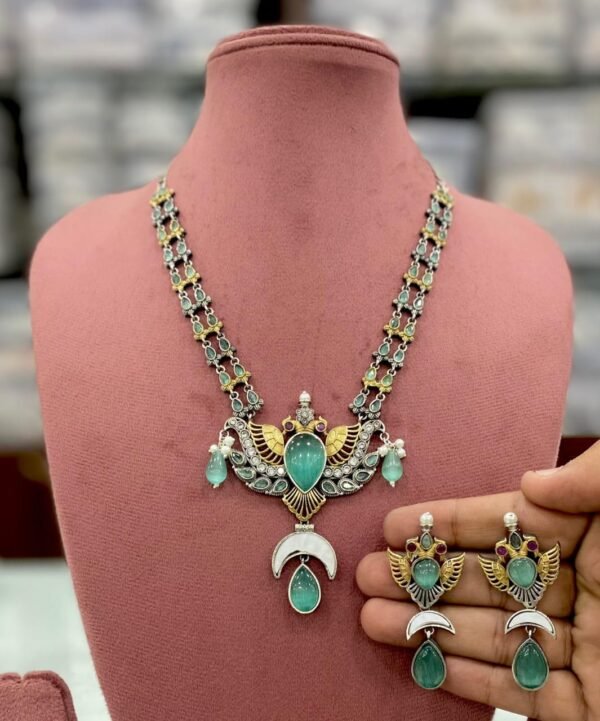 royal wings stone necklace set