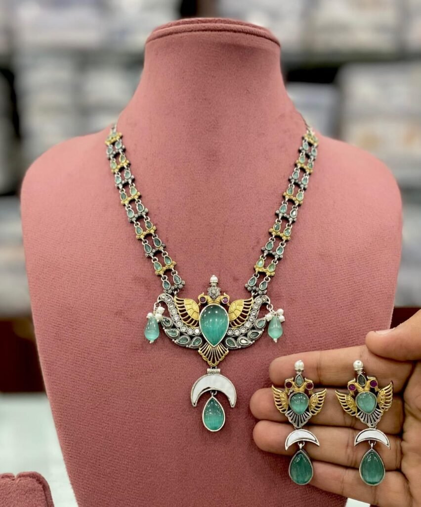 Royal Wings Stone Necklace Set