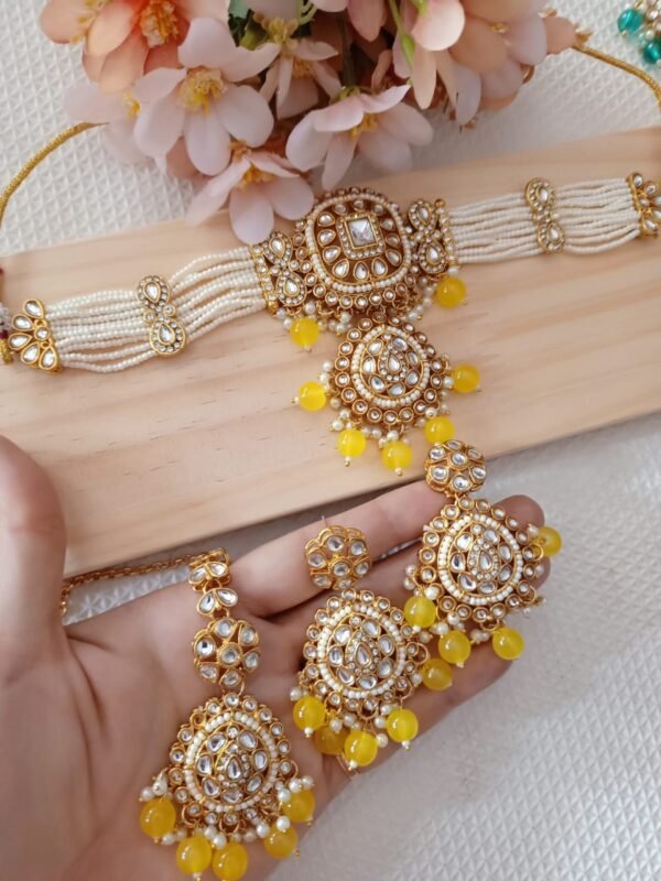 royal kundan & green beaded bridal jewellery set